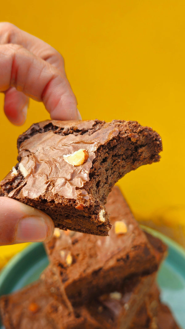 Super Fudgy Brownies (Crinkly Top + Gooey Centre)
